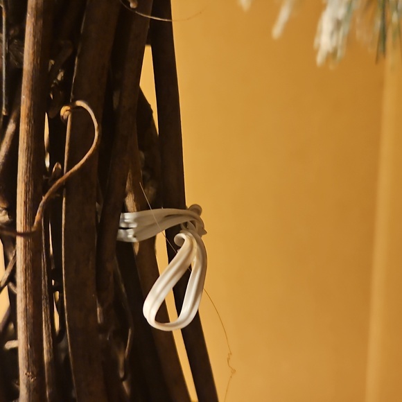 Festive Shimmering Snowman Wreath - Picture 4 of 5